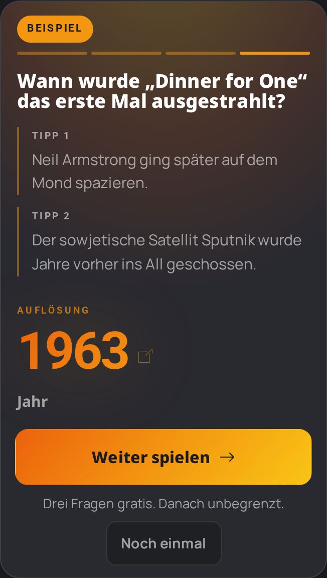 Aufgedeckte Beispielfrage zu „Dinner for One“ mit beiden Tipps, der Auflösung und dem Button „Weiter spielen“